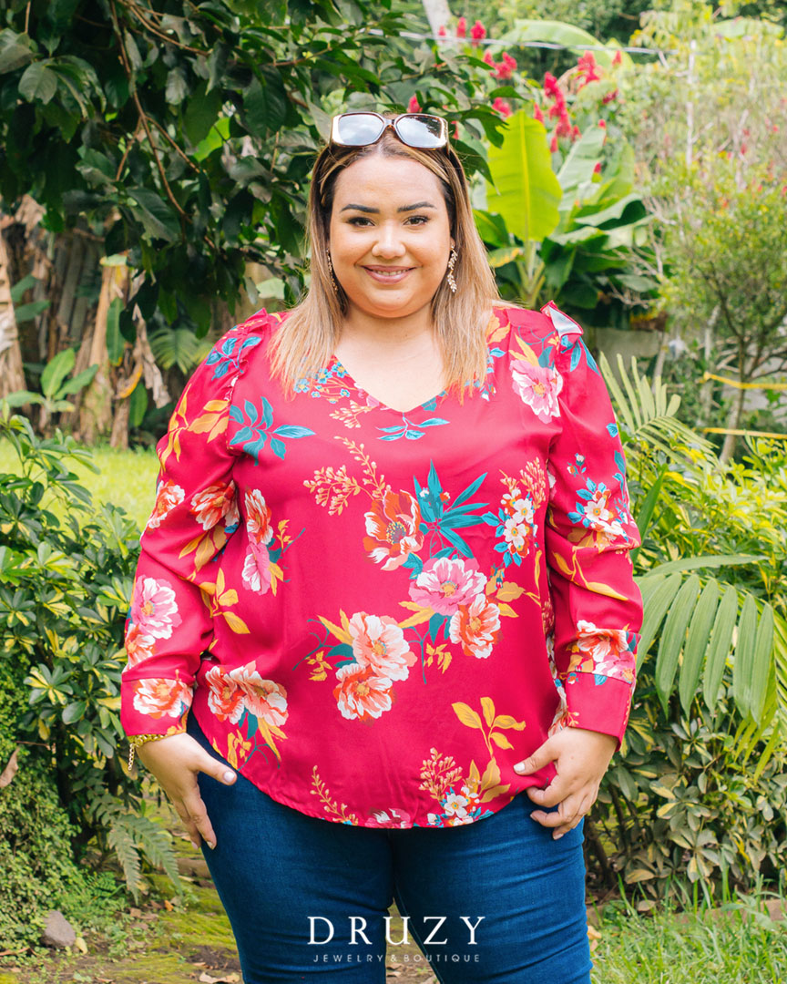 Blusa fucsia de flores