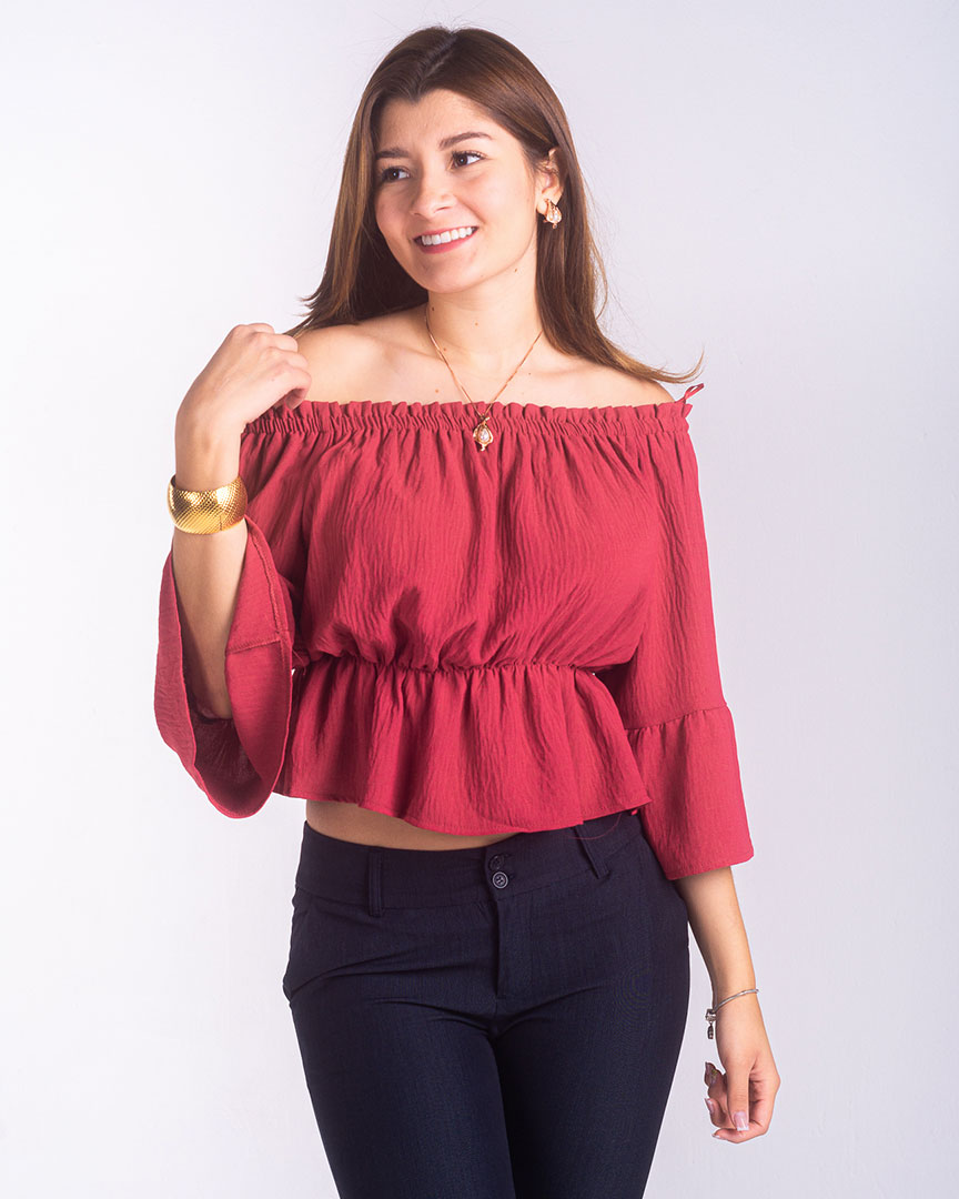 Blusa Off-Shoulder Peplum