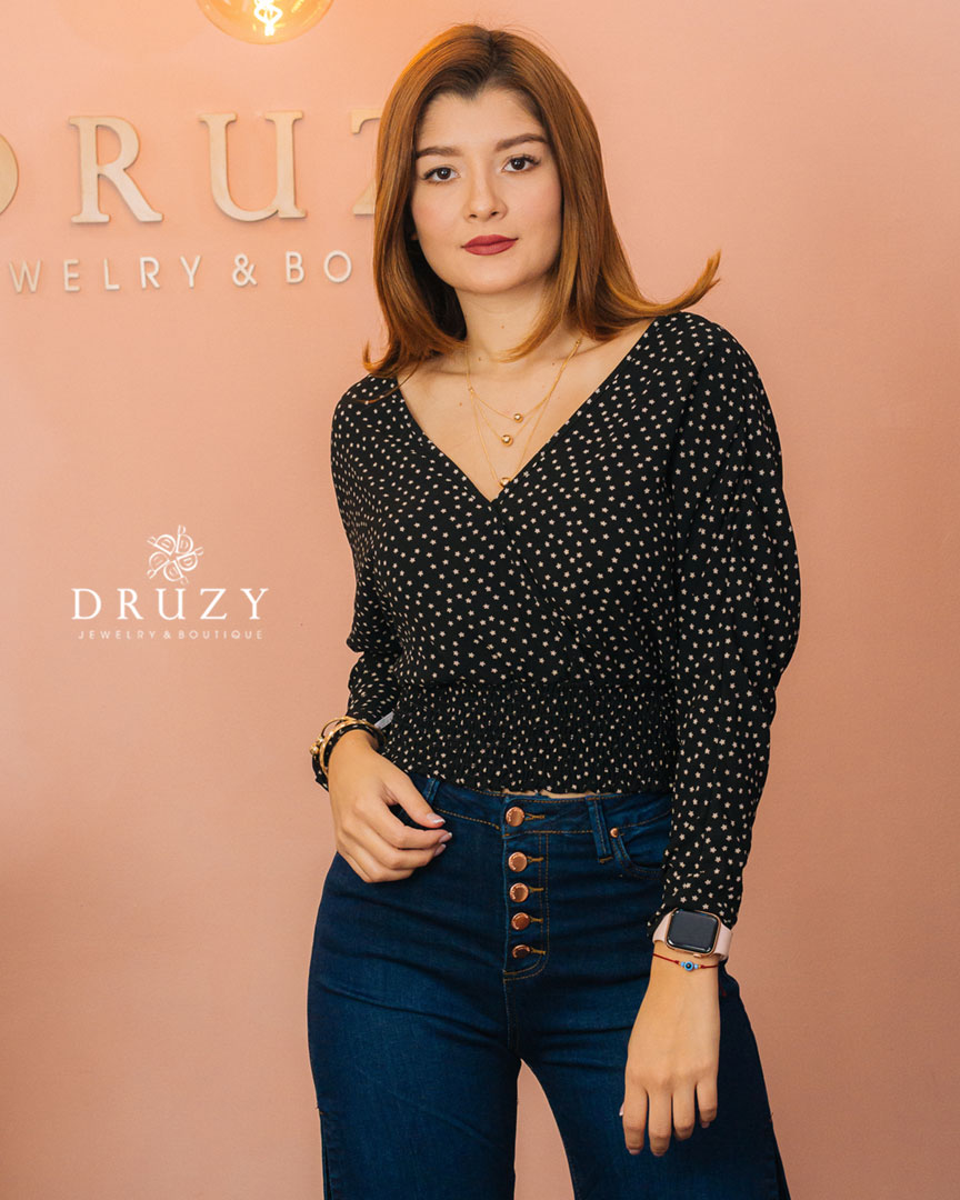 Blusa negra con estrellas