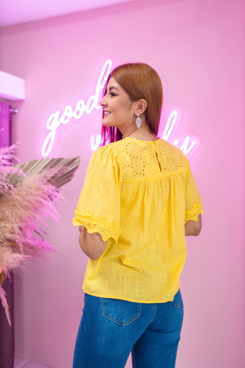 BLUSA AMARILLO -MANGA CAMPANA