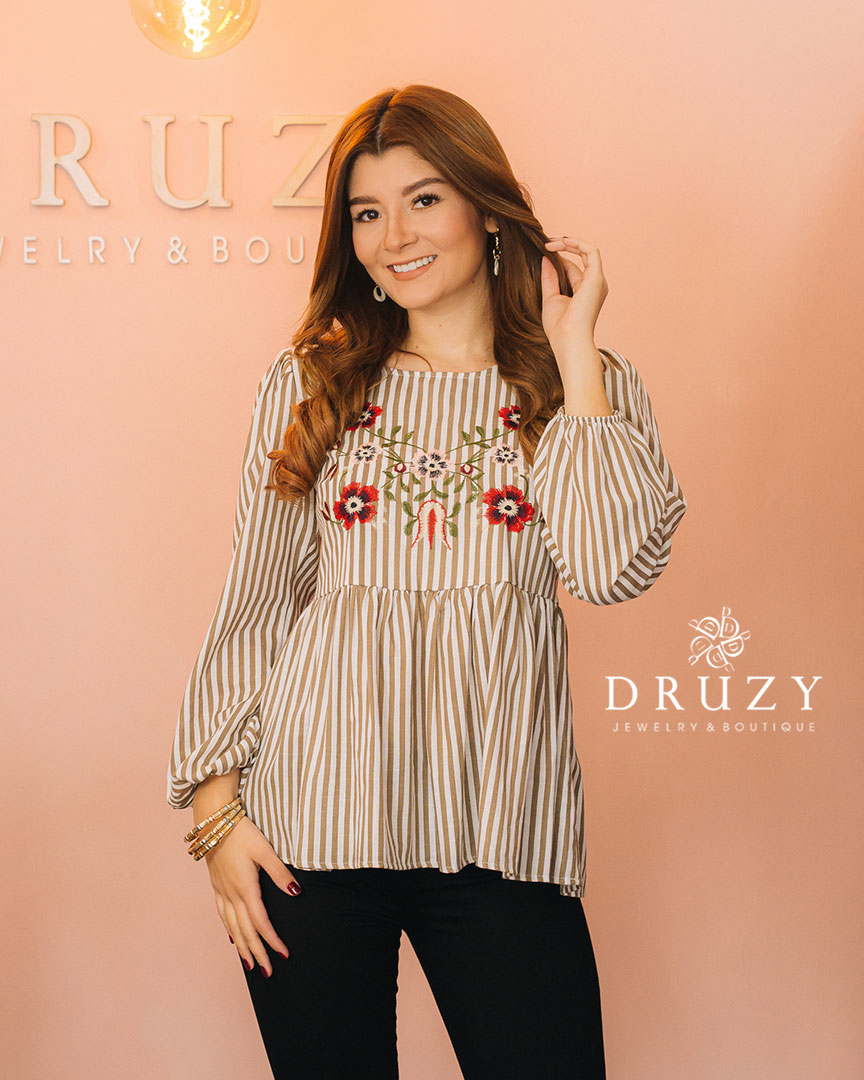 Blusa bordado de flores