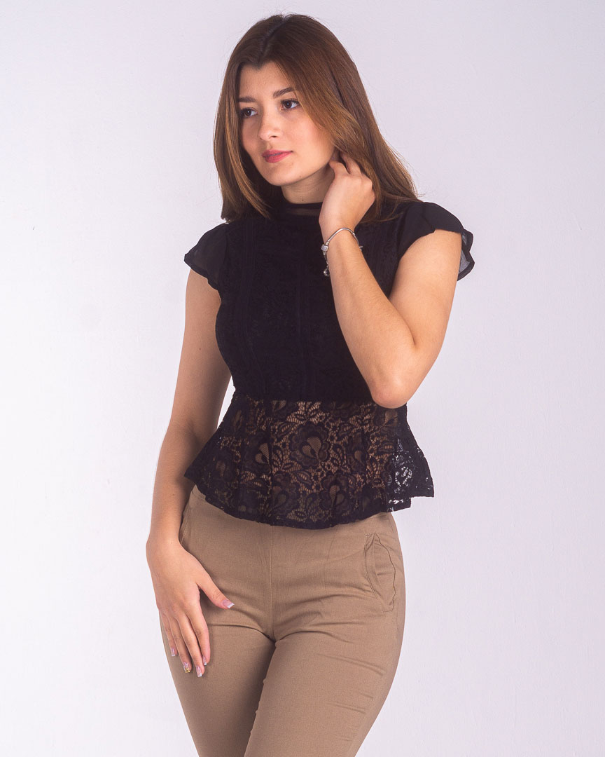 Blusa malla de encaje